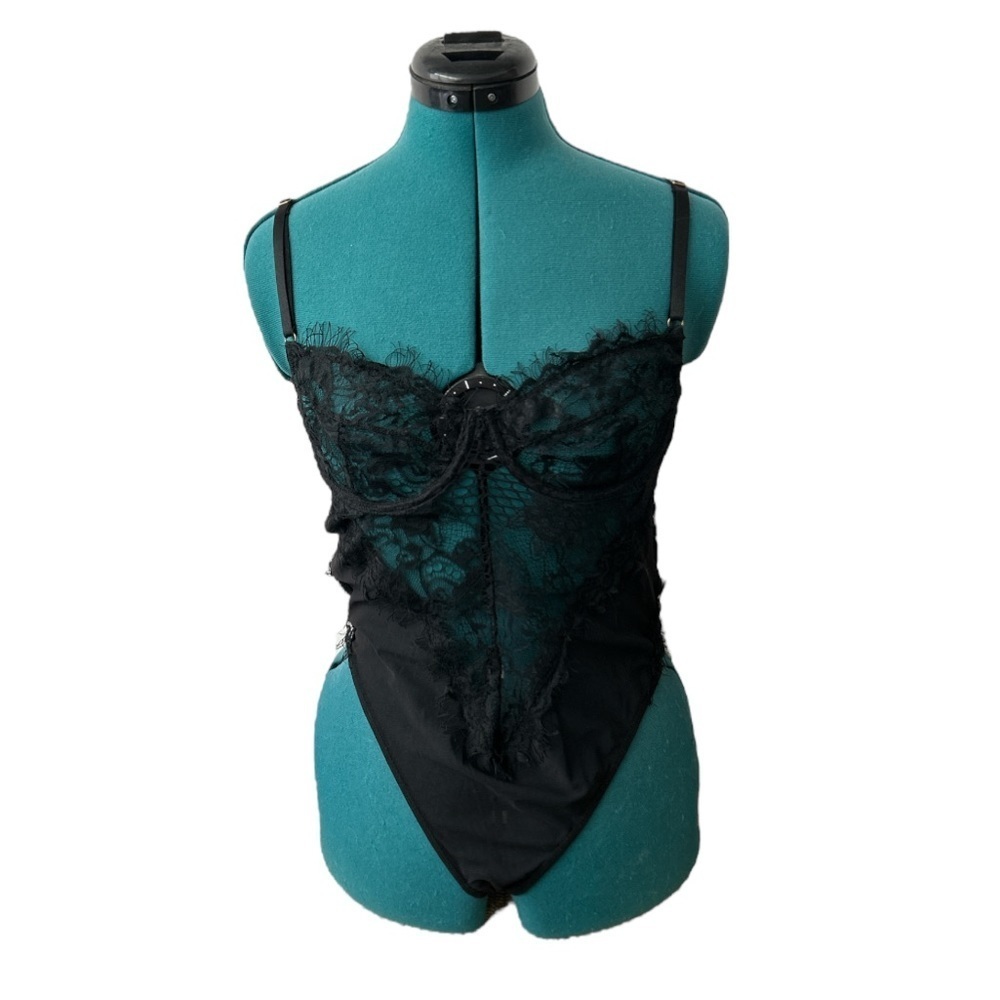 Fashion Nova Lace Bodysuit